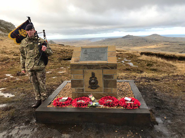 At dawn on 12th June we remember those who fought overnight, 41yrs ago, in the battles of #MountLongdon #3Para #2Para #RAMC; #MountHarriet @RoyalMarines #42Commando #NP8901 @3Cdo_Bde ; #TwoSisters @45CdoGp . #FalklandIslands #Falklands @TheParachuteReg
#RoyalArtillery