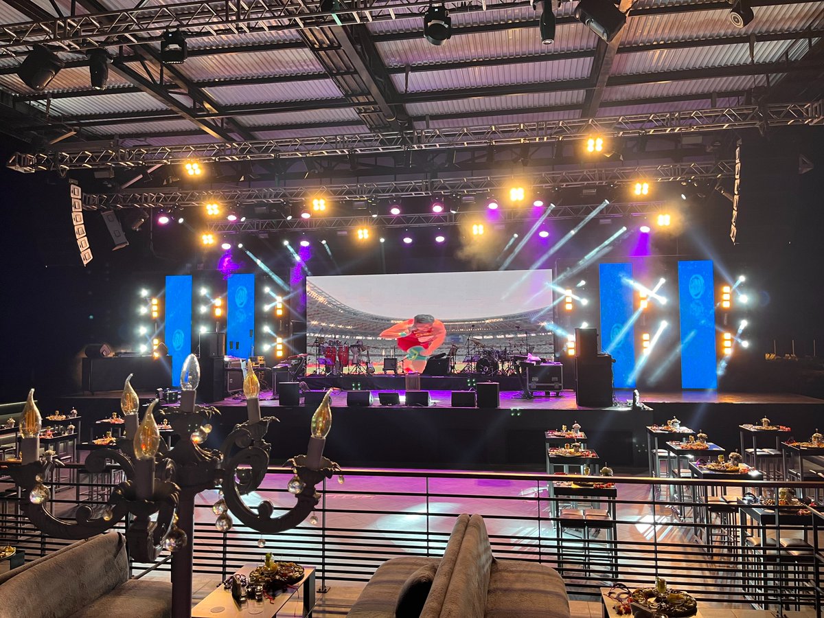 Lightdesinger's tweet image. #Therobeway #martinglobal #MAlighting #lightdesing #stage #concert
