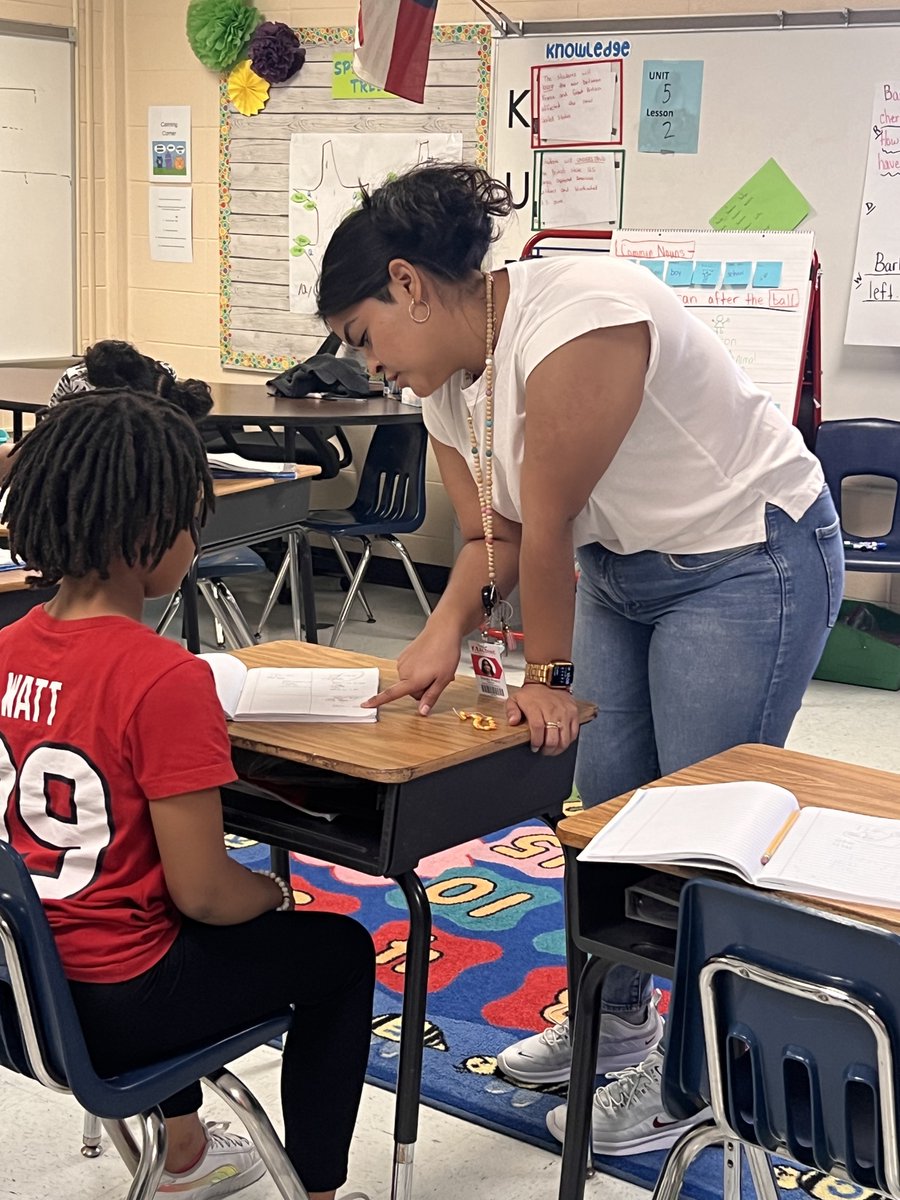 OOT_AldineISD's tweet photo. #TR Ms. Rivera supports student in understanding how to use number bonds to decompose a whole number to subtract. #SupportiveLearningEnvironment @OOT_AldineISD @AldineISD @drgoffney @adbustil @silviascheirman @EckertES_AISD @OppCulture @PublicImpact https://t.co/o09G6Fsykt