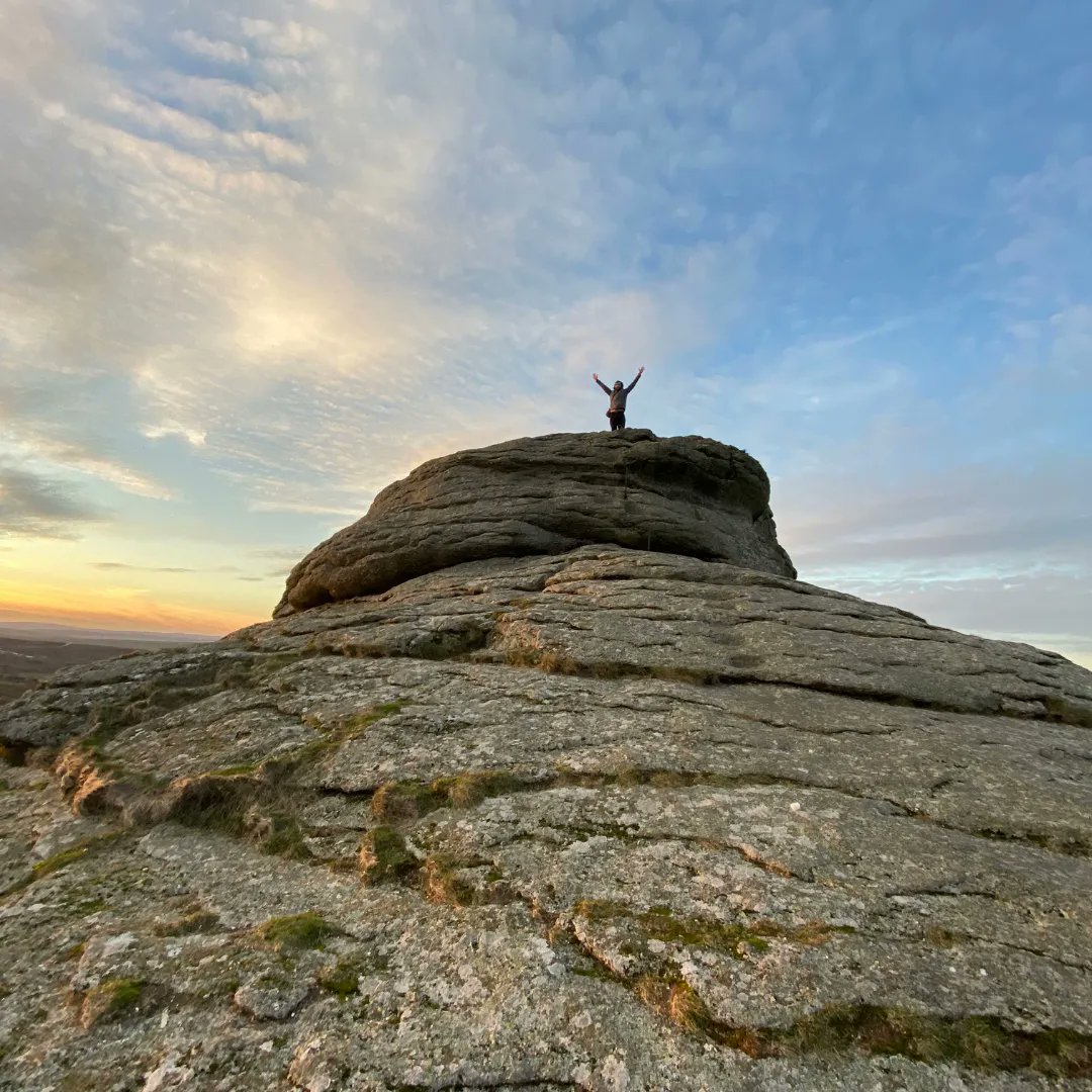 lukejonesre's tweet image. Looking for an adventure in Devon? Look no further than Haytor in Dartmoor! This stunning location is home to naturally occurring tors that make for an incredible climb, especially at sunset.

#kwexeter #devonuk #exeterlife #kellerwilliamsuk #amovingexperience #devonliving