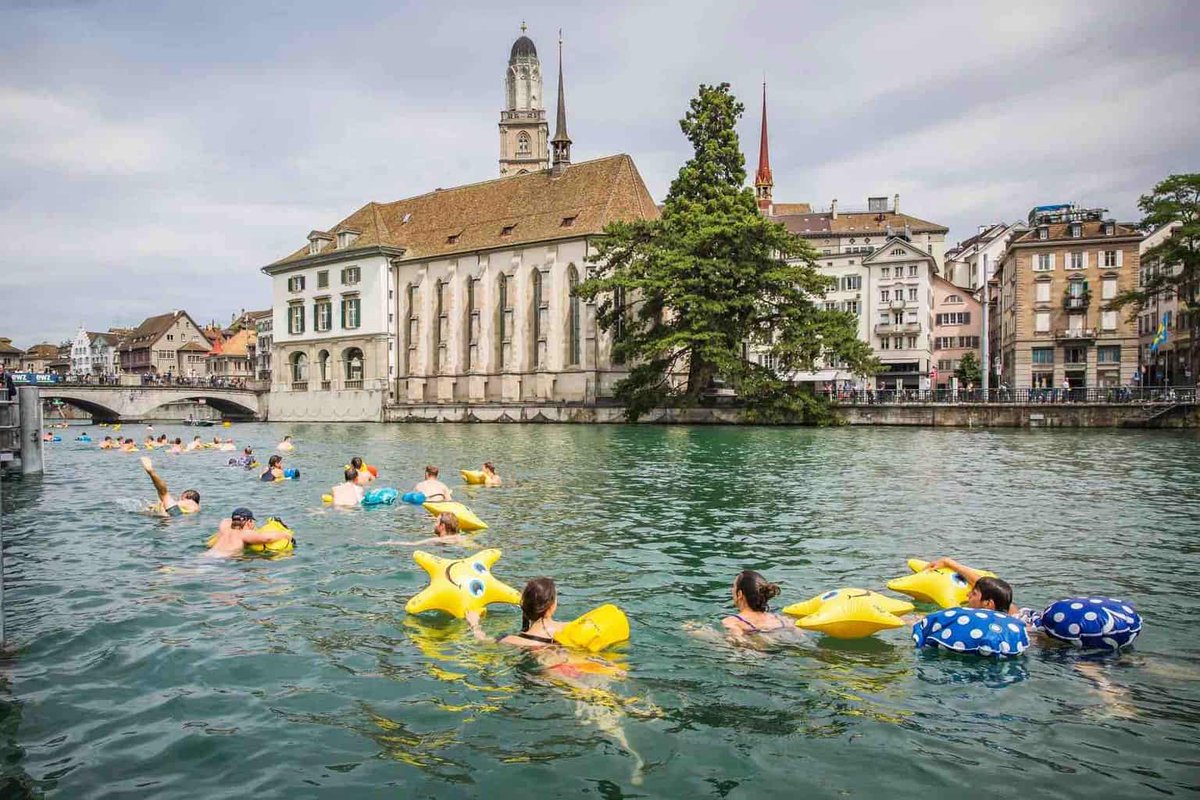 jm0ses's tweet image. While we learn that *every single river* in England is polluted, here is the River Limmat in Switzerland. It runs through the centre of the largest city, Zürich (population: 436,000).

Water Quality: Excellent
Public Swimming Baths: 11

We have been mugged. #WildIsles