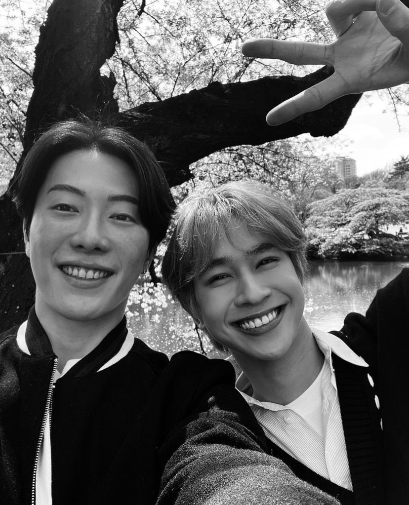 LreisAnna's tweet photo. Pelo amor de Deus!!! O que é esses dois juntos!!! Não me aguento com isso!!!! #fluke_natouch #rintaro_asari https://t.co/kI14jFW5X7