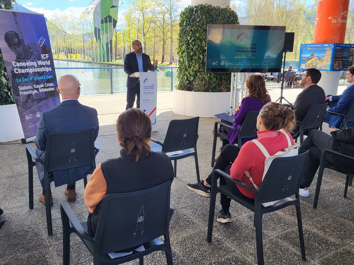 govpirineuiaran's tweet image. Presentació amb la #consellera de la Presidència @LauraVilagra de la candidatura mundial de #Piragüisme d'aigües braves a #Sort #LaSeudUrgell 2027

Una oportunitat per potenciar els recursos i infraestructures esportives del #Pirineu
