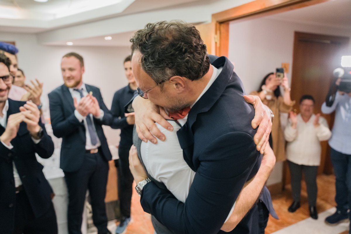 XavierEspot's tweet photo. Moltes gràcies a totes i tots per dipositar la vostra confiança en l’equip que encapçalo. Els pròxims 4 anys treballarem per ser mereixedors d’aquesta #confiança i per millorar la vida de tots i cadascun de les ciutadanes i ciutadans d’aquest país extraordinari 🇦🇩 https://t.co/RplV9TkpDZ