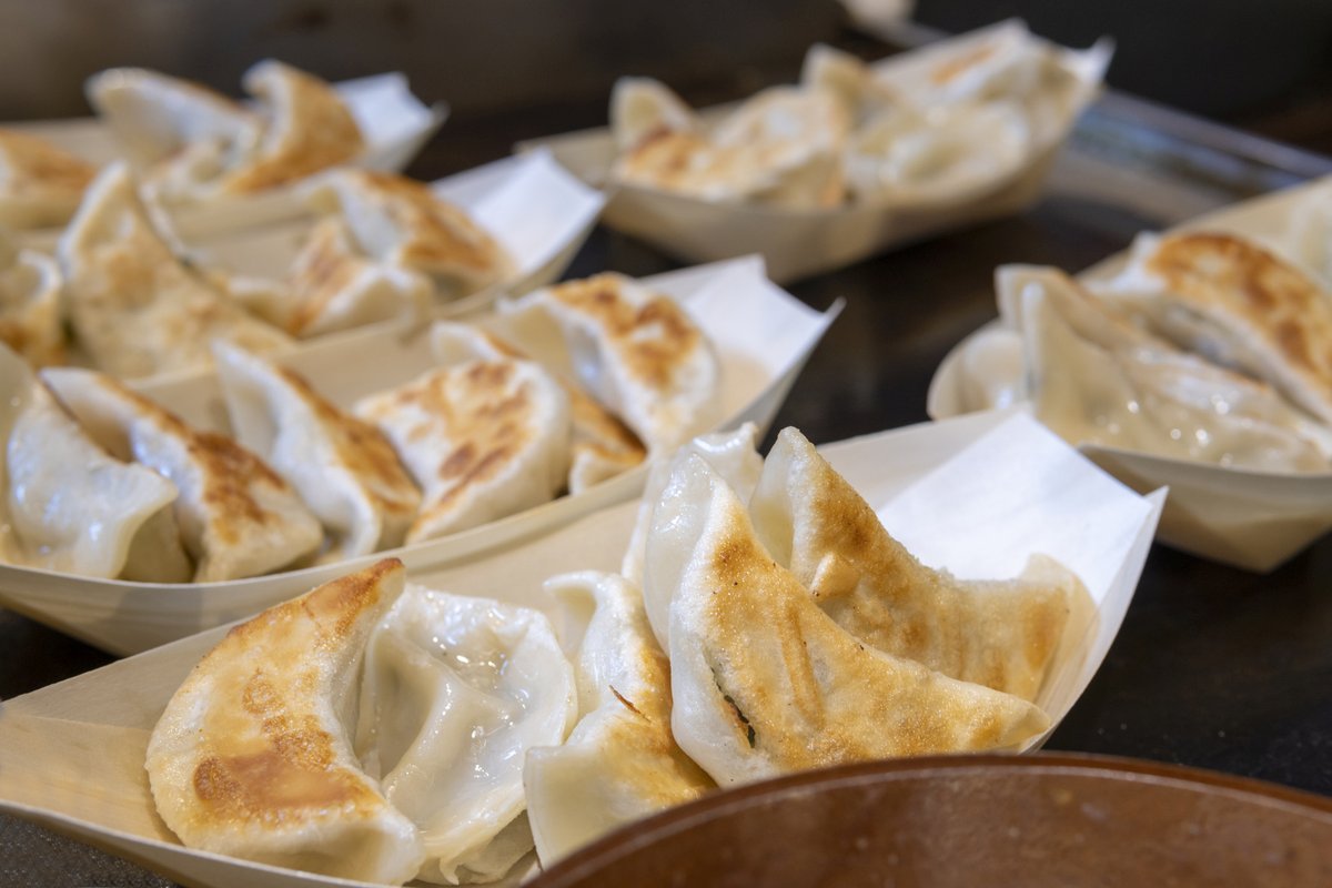 CafeCLtd's tweet photo. Perfect for #festival & #streetfood, take a look at our open #snack #trays – available in a huge range of sizes! #packaging #catering #ecofriendly #packagingoptions https://t.co/4lJqWmnNg2