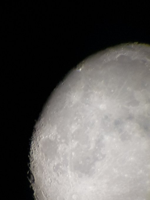 Today I was looking at the moon through my telescope and look what picture I got?
#moon #Space https://t