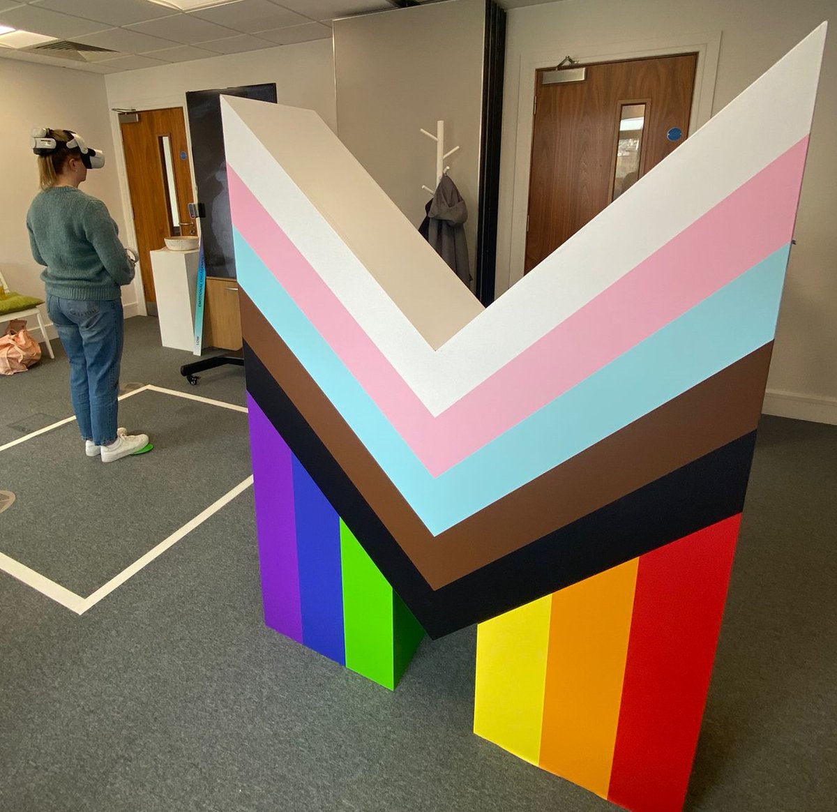 jahenry1's tweet photo. It was an honour to host the #LGBTQ+ VR Museum in our @DeloitteNI #Belfast office and for me to experience it first-hand! Thank you @AntoniaRForster and the creators for bringing this to life β weβre #ProudAtDeloitte to partner with you and share theπ³οΈβππ³οΈββ§οΈstories π
#DifferentLens https://t.co/R3gKajeG6l