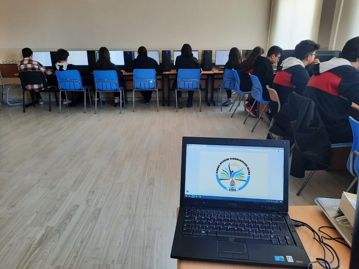 sivasbilisimtek's tweet photo. Okulumuz yazılı sınavlarında E-Sinav Uygulamasi Basladi...

Sivas Bilisim Teknolojileri MTAL olarak, bu donem itibariyle Ingilizce derslerimizde 
e-sinav uygulamasini baslattik. 

Bugun 9. ve 10. sinif ogrencilerimizle ilk uygulama sinavlari gerceklestirildi. https://t.co/jaTaNfkaj2