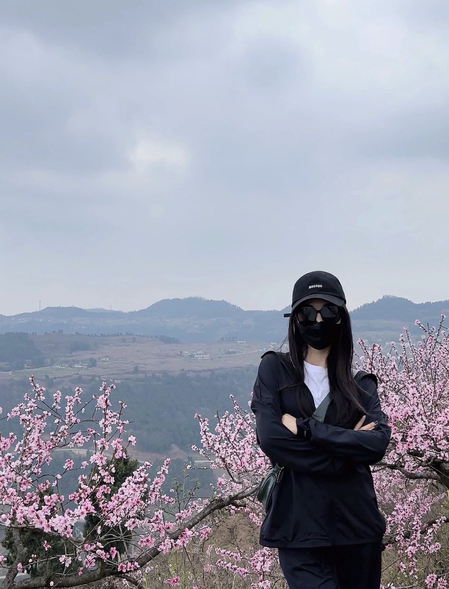 QiuQiu133's tweet photo. 还是春天好呀～很久都没出来玩过了😬

#春游 #美女 #户外 #可爱 #成都 #绵阳 #攀枝花 #四川交友 https://t.co/YDEYhZA31K