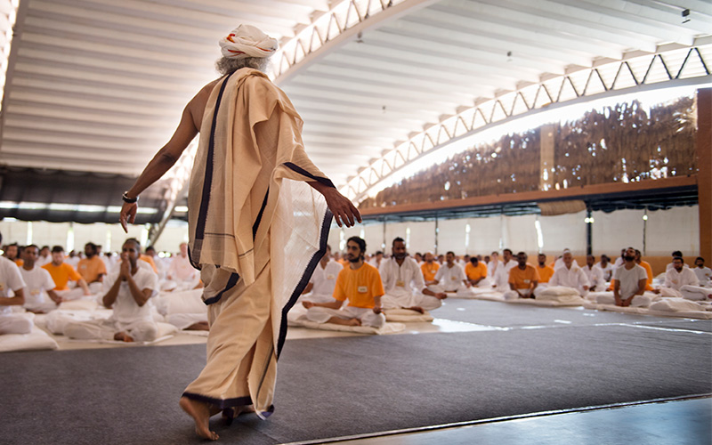 SadhguruJV's tweet photo. If you exist here only as a body and a mind, suffering is inevitable. Meditation means to go beyond the limitations of your body and mind, and know freedom. #SadhguruQuotes https://t.co/A8XFgeGt9K