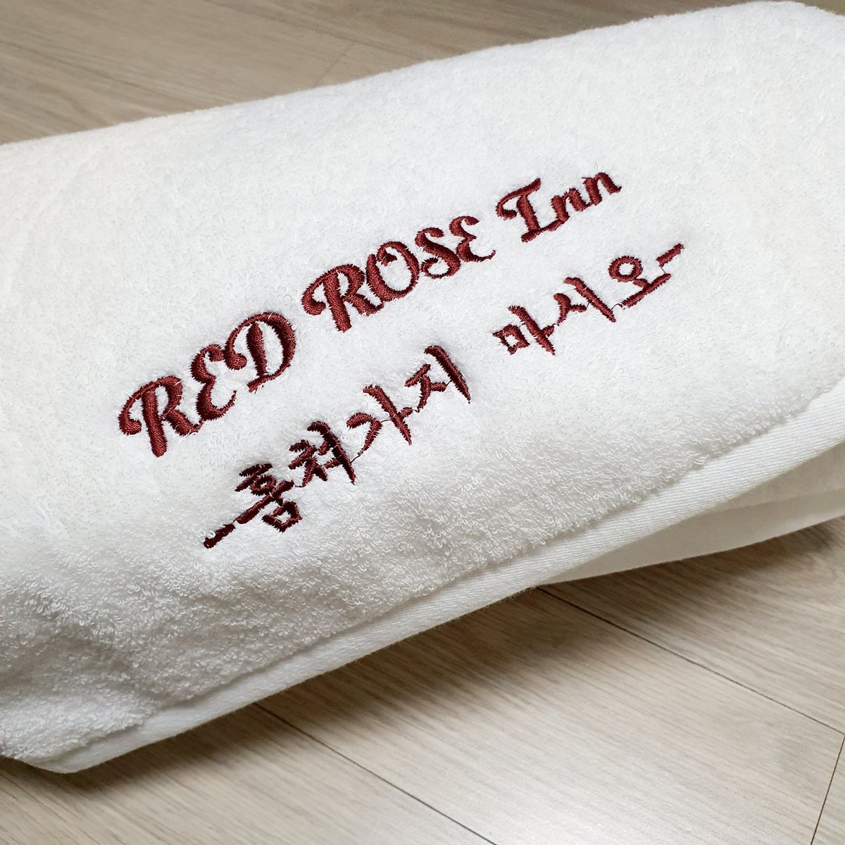 not_pakuri's tweet photo. 받아보실 굿즈가 부디 마음에 들기를 바랍니다. 마지막으로, 아직 실물이 공개되지 않은 수건의 뽀송함을 전해드리며 마치겠습니다.

감사합니다😊 https://t.co/ZMe7BMChU8