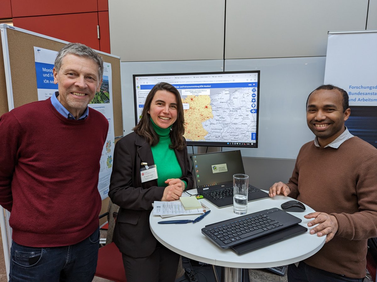 IOER_de's tweet photo. The recently launched #IOER_FDZ presented at the 9th conference on Social and Economic Data in Berlin #9kswd https://t.co/bLtrqMWG2U