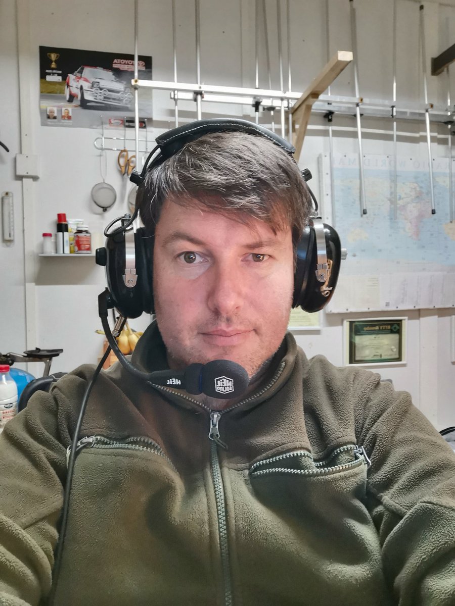 _OK1KAD_'s tweet image. First participation #wwcqssb
First experience
Thank you
#hamradio
#hamcontest #moxon #moxonantenna #FT847 #yaesu