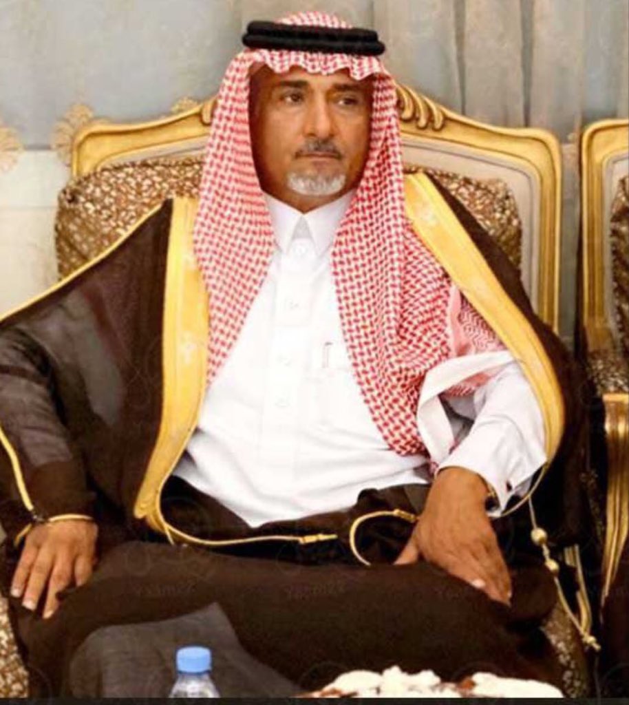 alththanii's tweet photo. الأمجاد تتوارثها الأجيال .. 
المواقف المشرفة للشيخ  محمد بن علي أبو ساق شيخ شمل قبائل آل فاطمة يام هي امتداد للمواقف التاريخية والمشهوده لآباءه وأجداده ..  
:
وكأنه يقول "الزمان زماني والمكان مكاني" https://t.co/JFVN9TPoag