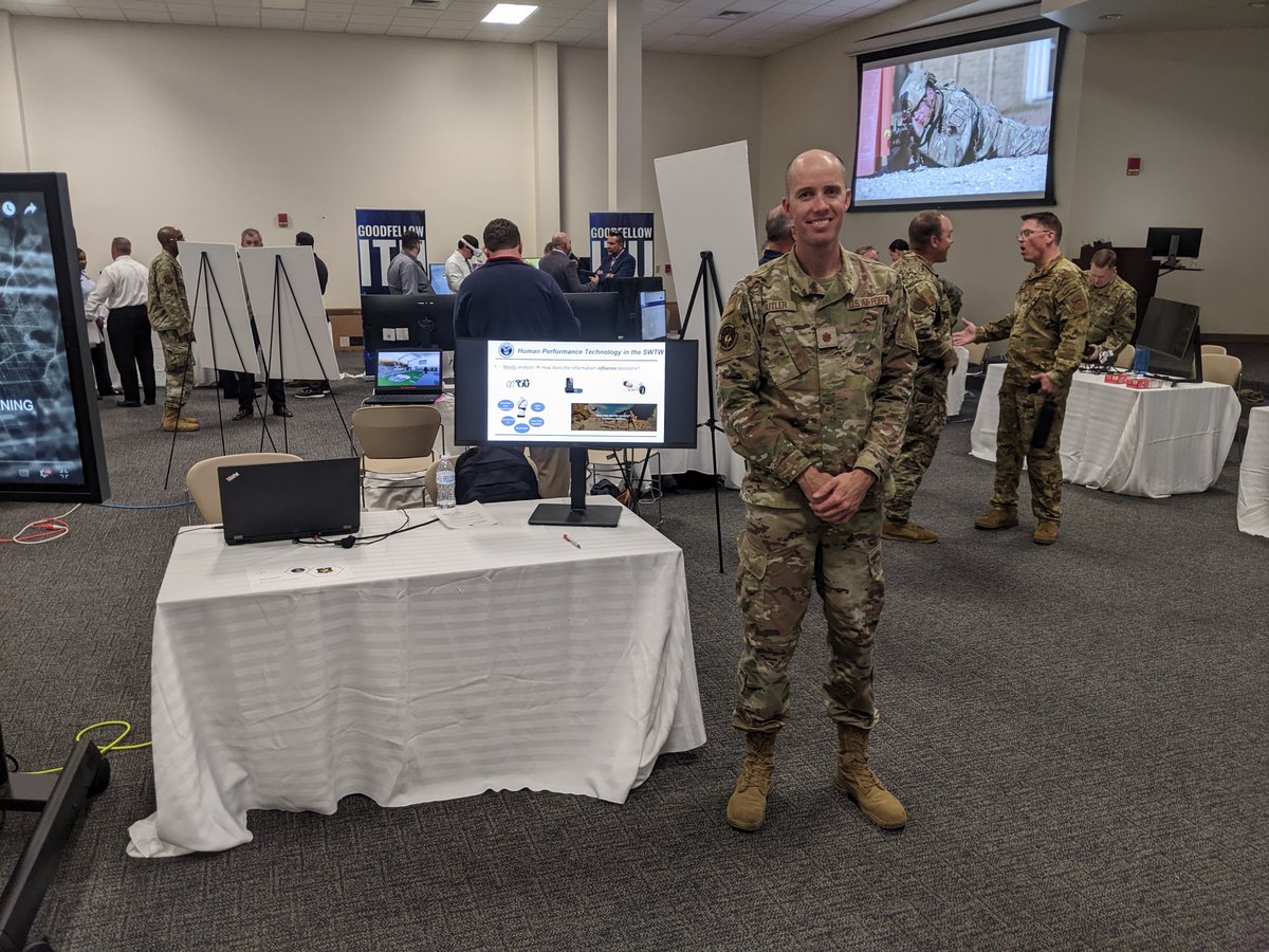 A shout-out to Maj Butler, our Research Flight/CC, who represented the HP Squadron at last week's Training Transformation Expo hosted by @SecondAirForce at @81trwKeeslerAFB 

Maj Butler highlighted the role of #humanperformance technology in the @AFSWTW 

@USAF_PT