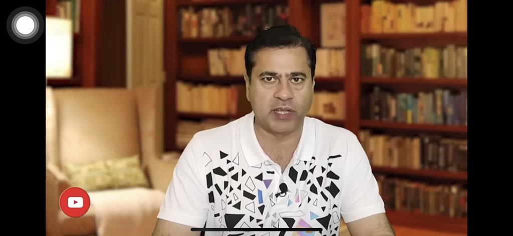 yes_jawad_here's tweet photo. Imran bhai i like your collection of Tees and polo shirts
Umrah k bad kidr se stock lya apne ? 😜
#outoftopic
@ImranRiazKhan 
@MrsImranRiaz 
@SdqJaan 
#آئین_پرڈٹ_گیا_چیف_جسٹس https://t.co/tHnDsOBAQL
