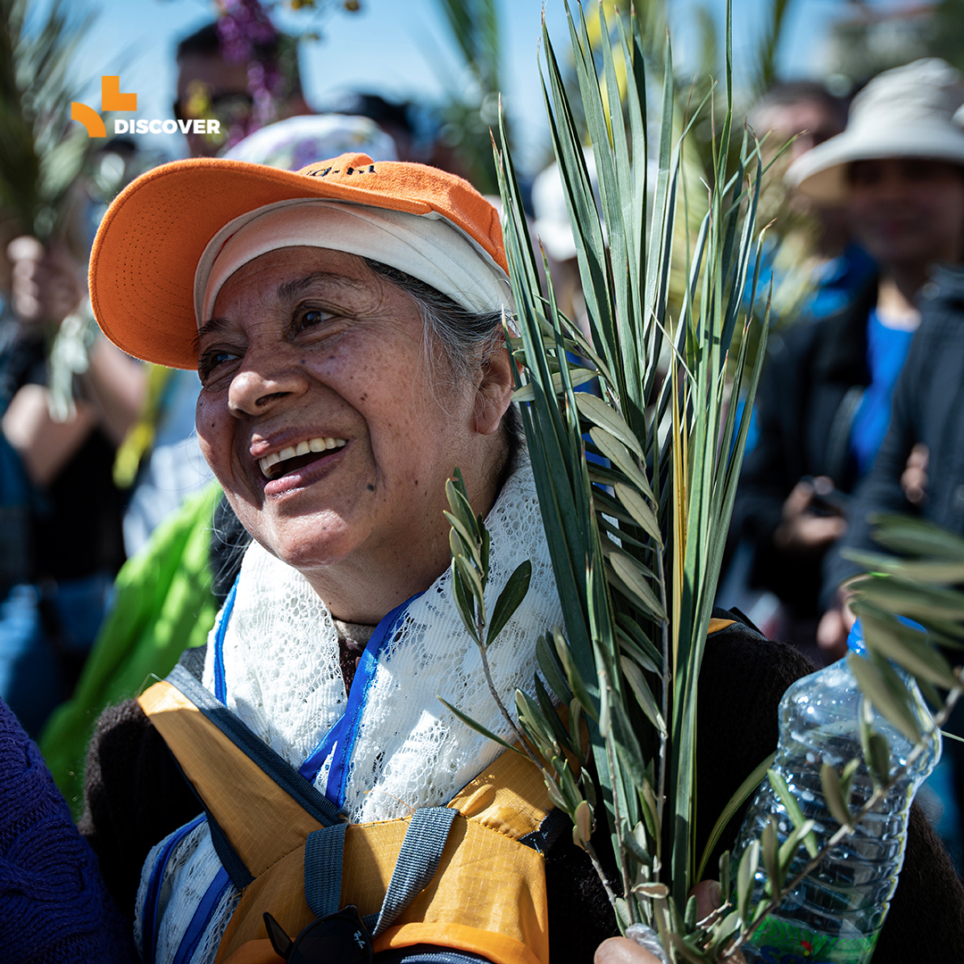 The large procession was led by Latin Patriarch of Jerusalem Pierbattista Pizzaballa and other Catholic clergy, who guided pilgrims into the Church of the Holy Sepulchre where it is believed that Jesus was crucified, buried and resurrected ⛪
📸 : <a href="/LatifehAL/">Latifeh Abdellatif</a> /MEE