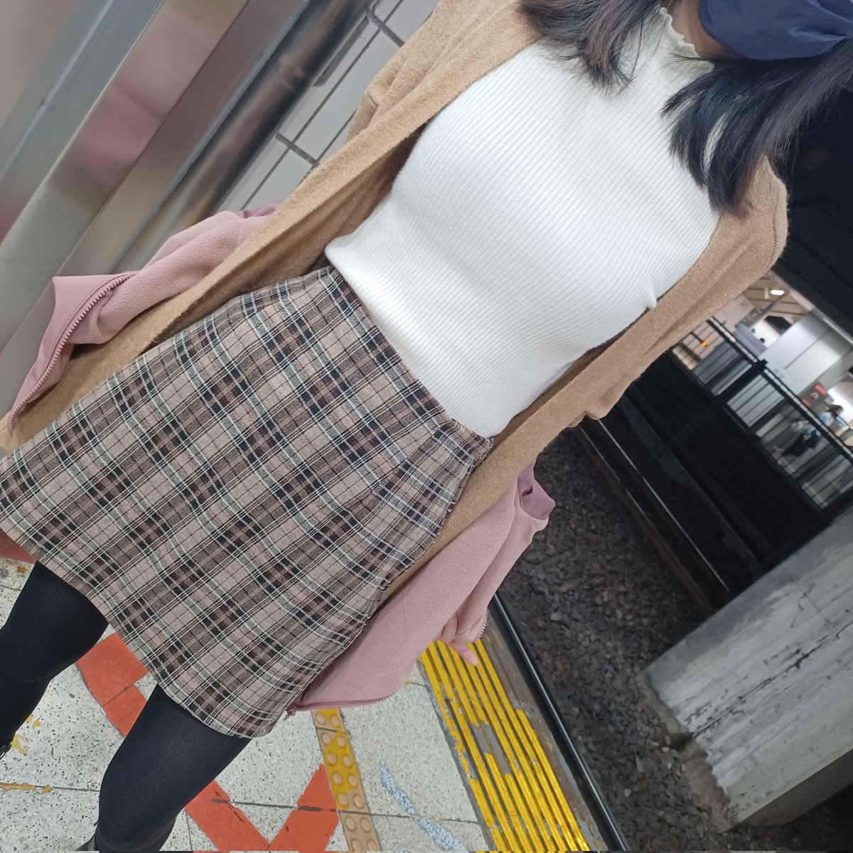 這樣看起來有點大？ https://t.co/XiJe0kJEx3