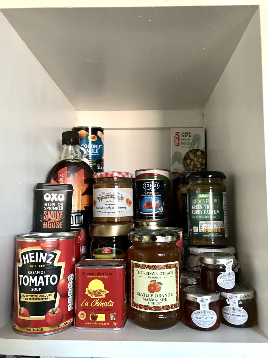 karenfthompson's tweet image. Looking in my pantry for pudding inspiration,
Found coconut milk,
silken tofu and maple syrup,
So popped to my local farm shop and brought some absolutely fabulous raspberries,
Made a vegan raspberry mousse in under three minutes,
Hope his highness will like it
Watch this space🤭