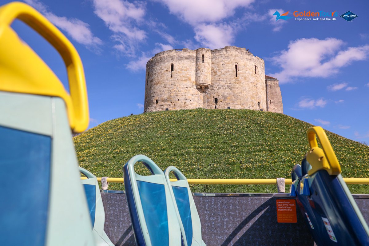 goldentoursyork's tweet photo. 🤩 Get the best views of #York from the top deck of our fascinating panoramic open-top sightseeing tour. 

⏱️ We’re now running every 15mins throughout the Easter holidays. 

Book here👇
https://t.co/JiEdZfZYud https://t.co/UKvl3h26qP