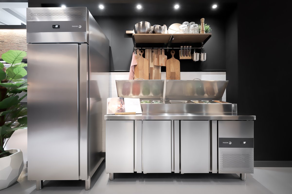 Ürünlerinizin taze ve mükemmel bir şekilde soğutulması ve korunması için, üstün özelliklere sahip #FagorProfessional soğutucu dolaplarını inceleyiniz.

🌱 ECO fonksiyonu
☀ Sıfır Etki

🔎fagorprofessional.com/es/equipos-coc…

#FagorProfessionalTürkiye #YouMakeItHappen