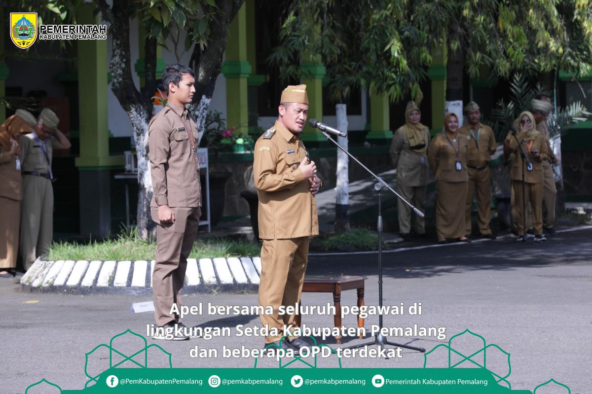 PemkabPemalang's tweet photo. Dalam apel bersama seluruh pegawai di lingkungan Setda Kabupaten Pemalang dan beberapa OPD terdekat. Senin (3/4/2023) https://t.co/HLMKbw75BQ