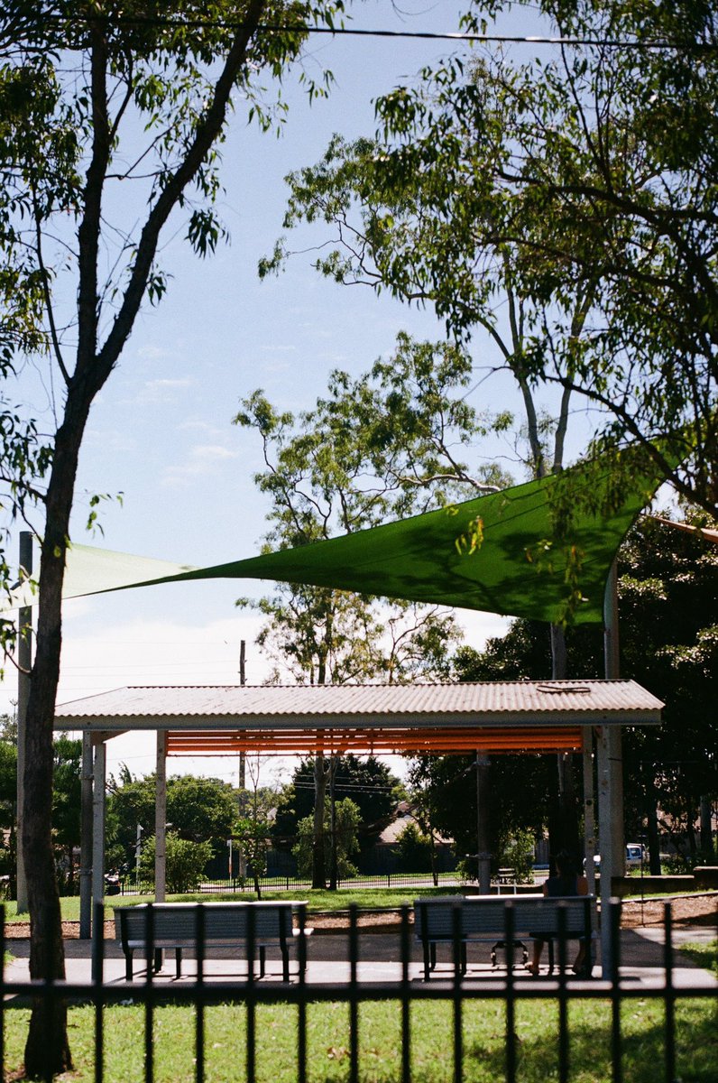 Diannesimages's tweet photo. Stay broke and shoot film. Kodak 200
#filmphotography #35mmfilm #justshootfilm #localstreets #kodak200 #35mm https://t.co/ZhTQQh82Jl