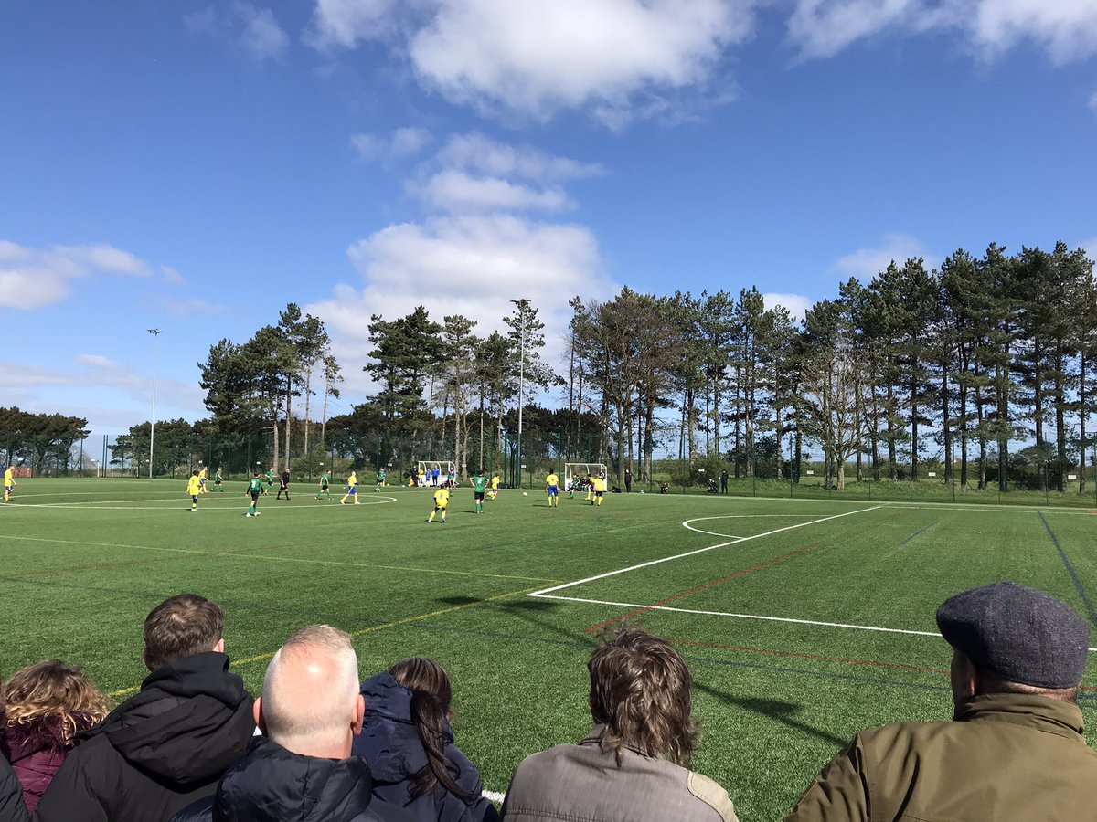 Game 2 is now underway. Quality football on show already from both teams - and we’ve even got blue skies 👌 

#NorfolkFootball