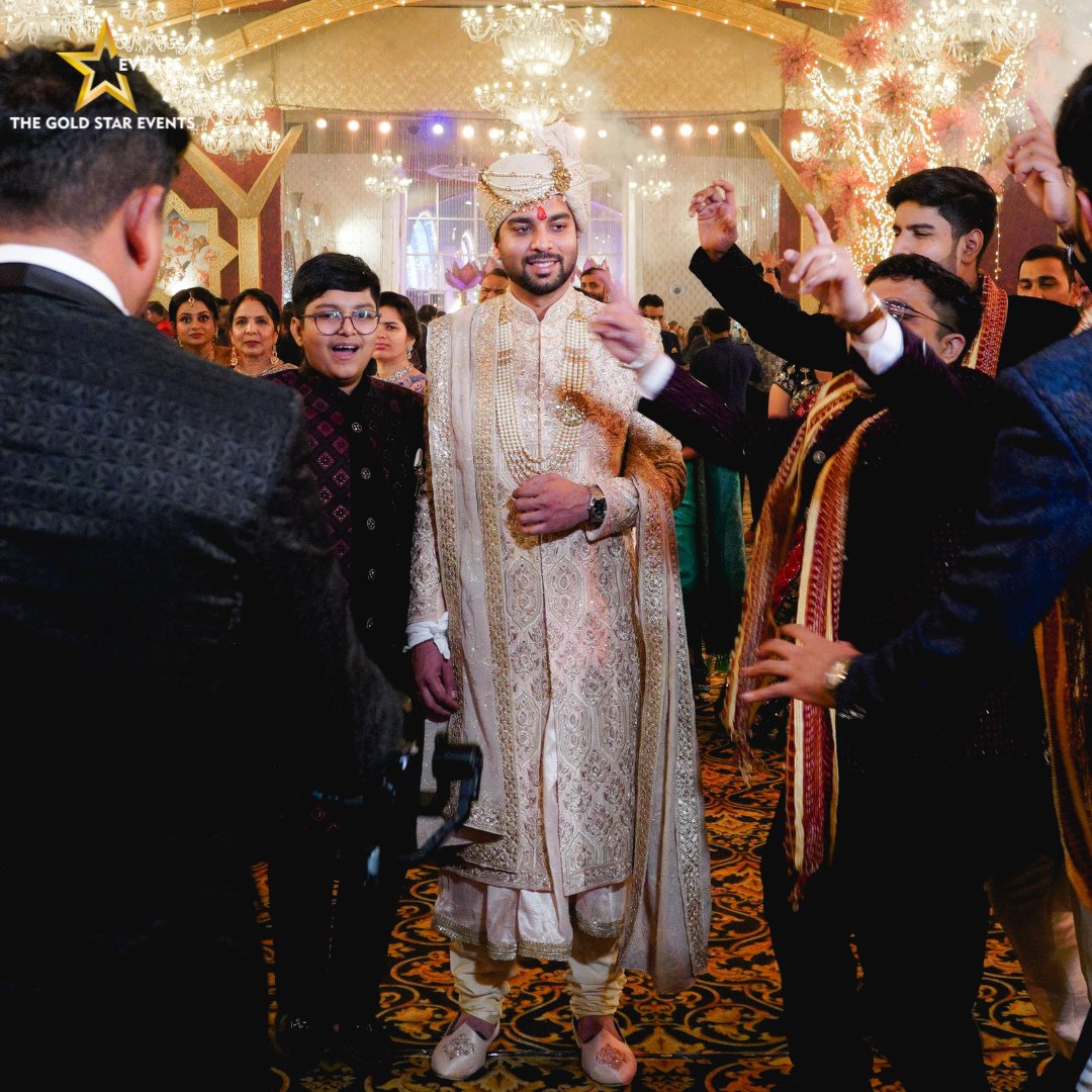 TheGoldStar01's tweet photo. A well planned wedding is what everyone needs.💫Contact us 🤙
8178191151, 9911026788
Follow @TheGoldStar01 
#weddingindustry #weddingindian
#weddingcelebration #weddingcelebrations #weddingceremonydecor #weddingceremonies #indianweddingwear #indianweddingdecor #goldstarevent https://t.co/0pDd9r2q5m