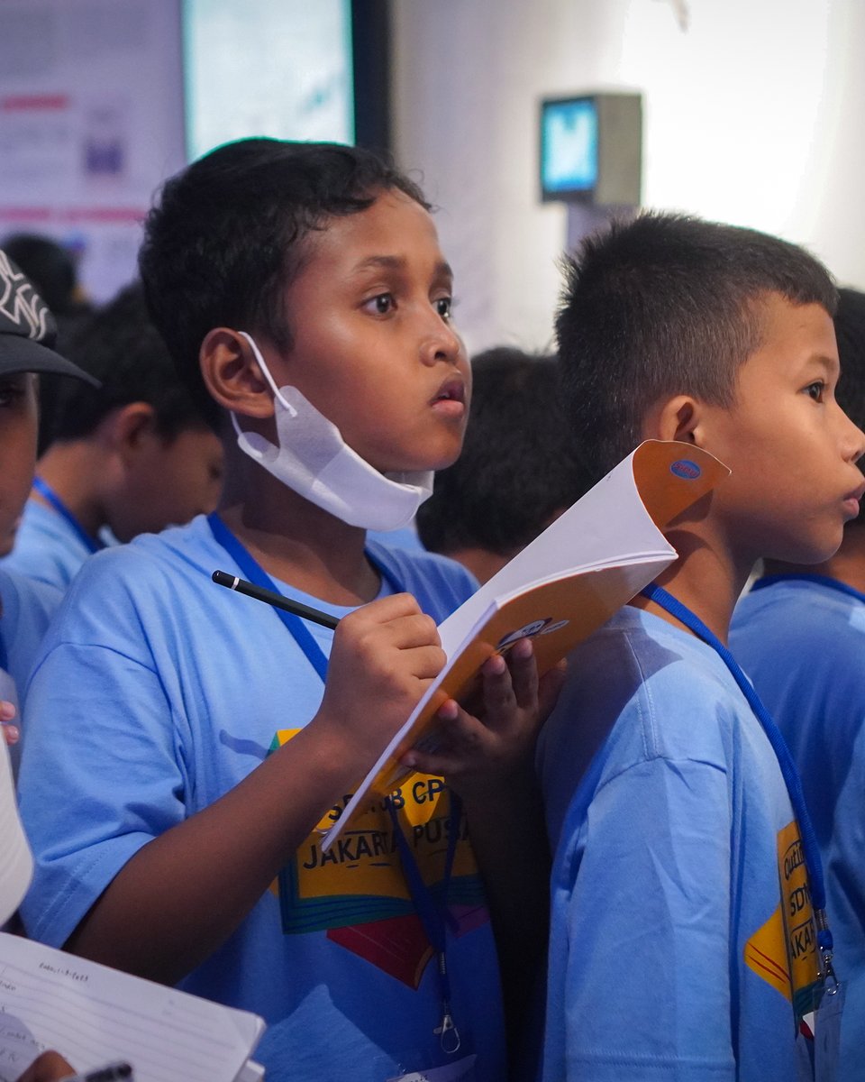 muspenerangan's tweet photo. "Terima kasih sudah berkunjung ke Museum Penerangan. Semoga ilmunya bermanfaat dan Muspeners semakin suka untuk mencari pengetahuan di Museum", selalu jadi kata-kata favorit Epen. 

Kami buka setiap hari, pukul 09.00 - 15.00 GRATIS! 
#3dekademuspen #museum #muspeners #koleksi https://t.co/vzWBgYpuBR