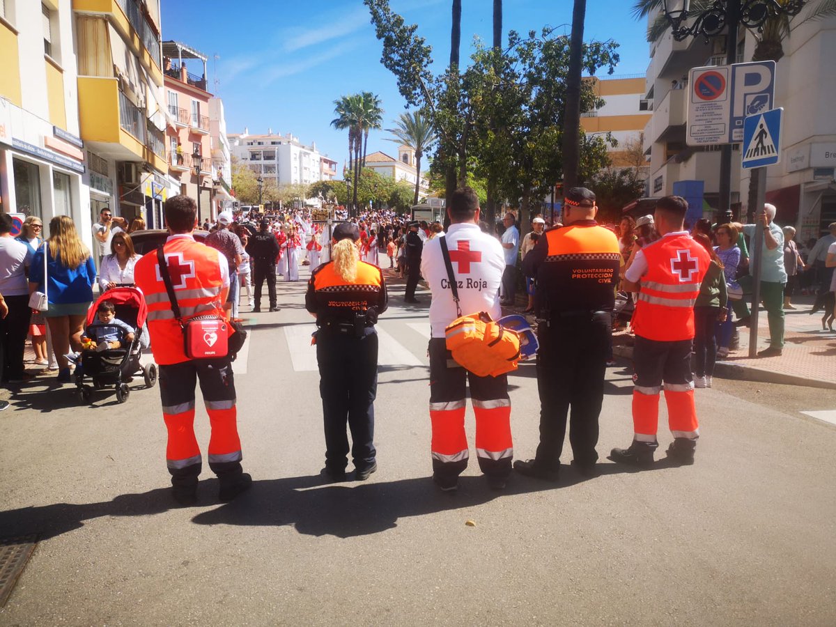 DOMINGO DE RAMOS EN #SANPEDRODEALCANTARA 
Siempre en compañía de nuestros compañeros de #ProteccionCivil y #Cruzroja 🦺🚑🚨