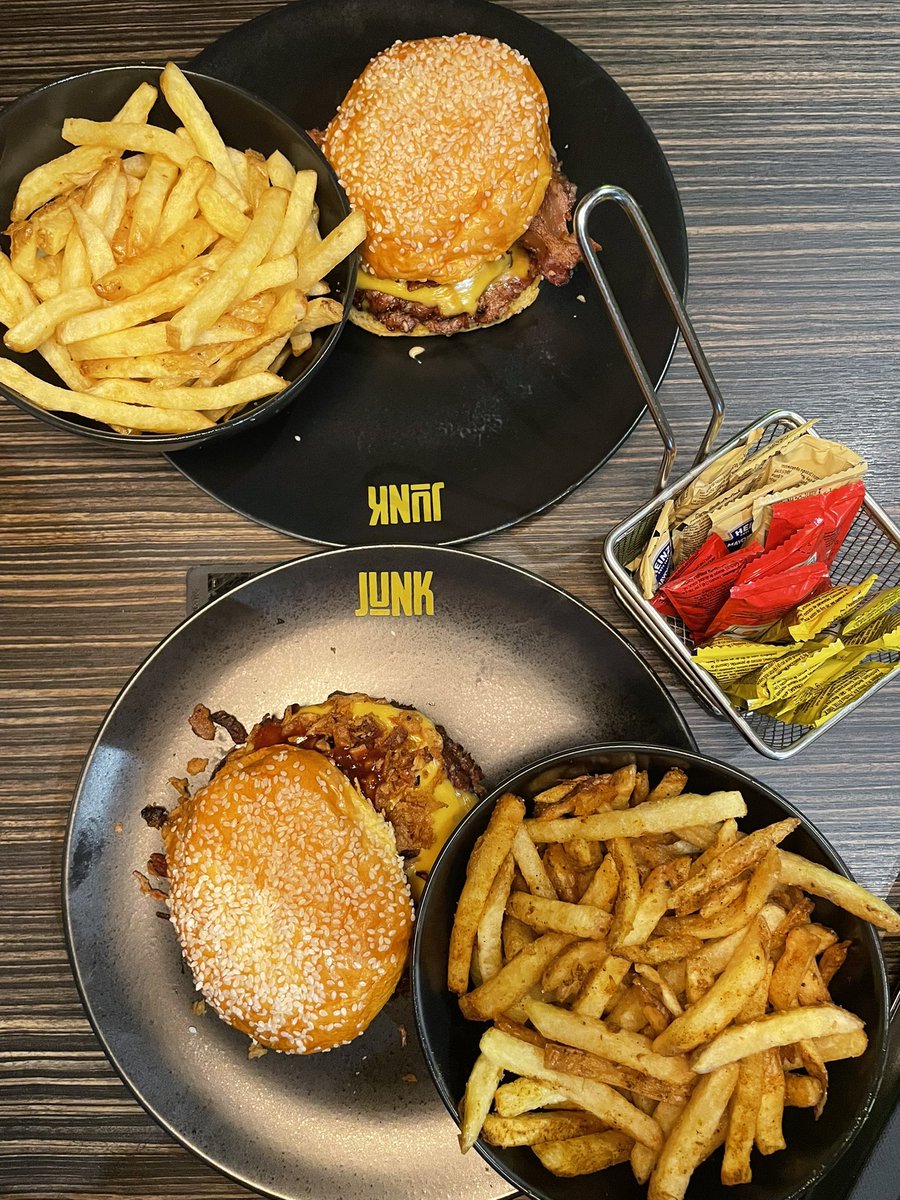 javiermazano's tweet photo. 🍔🍟 https://t.co/XWSBLhiQLa