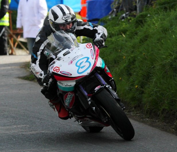 StephenOWC33's tweet image. Good afternoon my gorgeous twitter family, today is #MichaelDunlopMonday share the great man far and wide. 
#MichaelDunlop #RoadRacing #BSB #Cookstown100 #NW200 #MotoGP #WorldSBK #UGP #IOMTT #ManxGP
 
📸 G Allcock, Ceottaki, Arai, N Colgan