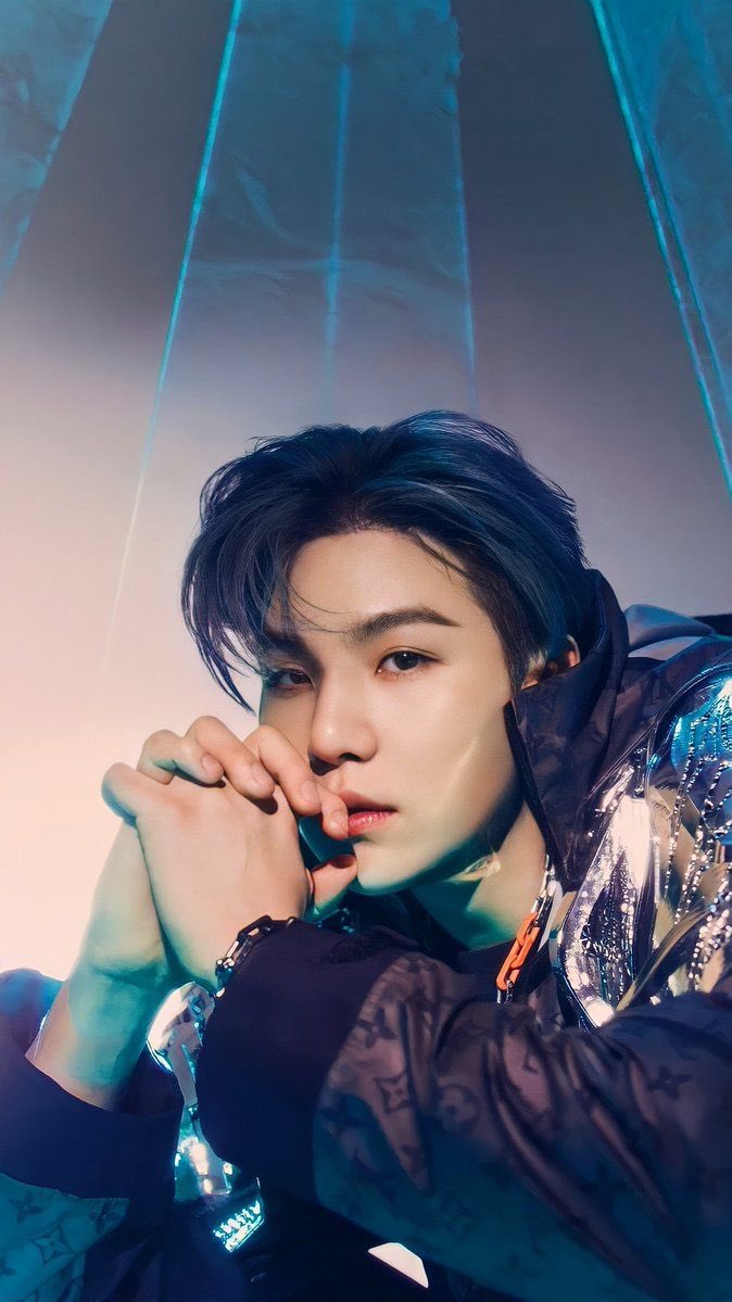 AGUST D D-DAY ALBUM GA 🌹
***2 winners***

prize: each winner will  receive one random dday album 

rules
•mbf
•like + rt 
•reply with voting # 

end April 21