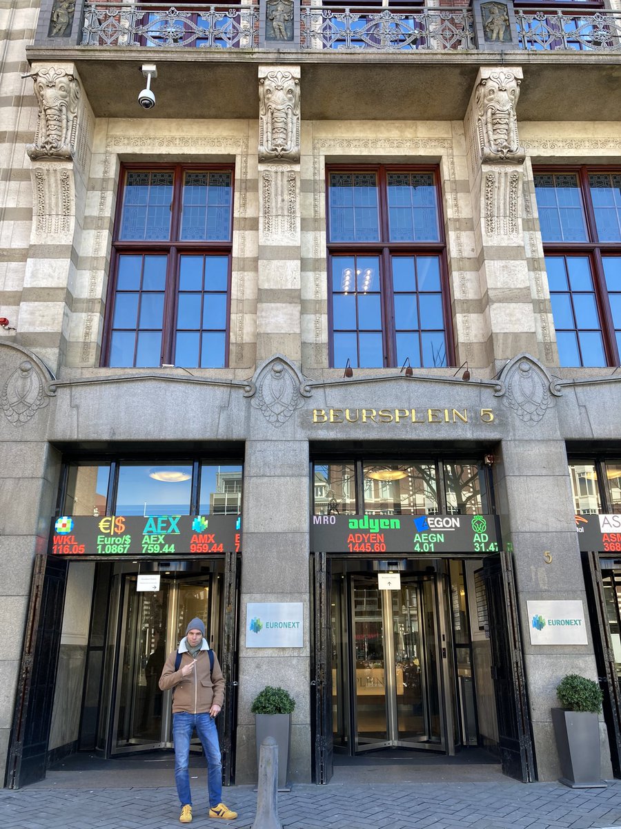 Gemengd beeld vandaag op de beurs van Amsterdam. #aex #damrak

<a href="/stijn_wuyts/">Stijn Wuyts</a> <a href="/JDeMeulemeester/">Jan De Meulemeester</a> Laat maar weten als ik een quote moet doorsturen. 😉🎥