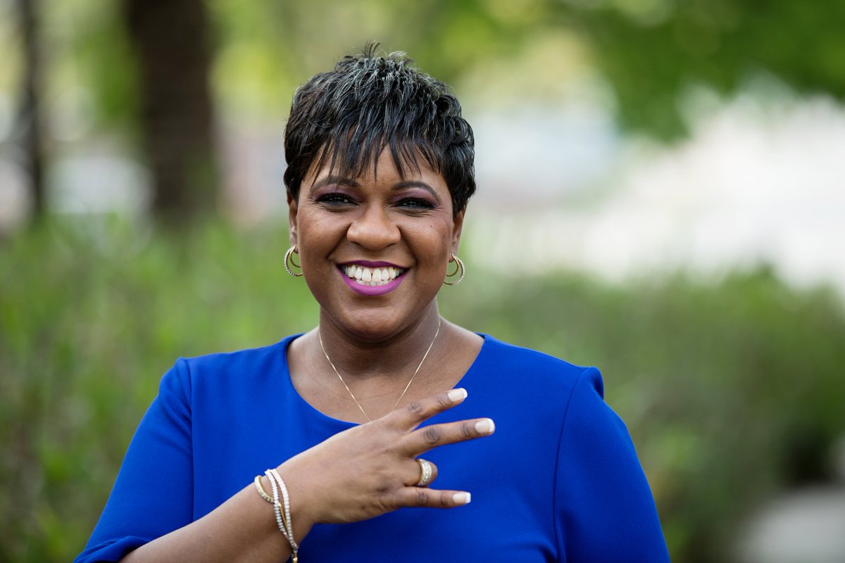 sunpumpmemo's tweet image. It's my Sigmaversary! I have been a member of #SigmaGammaRho for 31 years. I have met some incredible women and made some lasting friendships. 💙💛 #NubianLine #Spring92