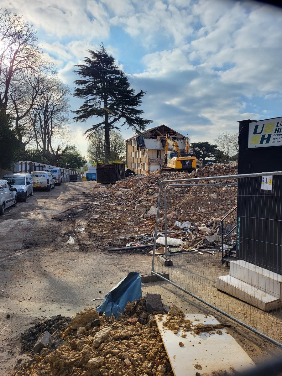 OfMais's tweet photo. The last remnants of Mais House will go shortly and the prominence of the site is clear, with unobstructed views across the North Downs. https://t.co/C4XwbZfT1p
