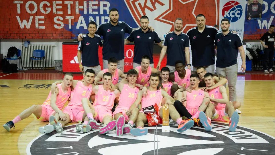 SerbiaHoop's tweet photo. Juniori Mega MIS probednici su poslednjeg #ANGT kvalifikacionog turnira čime su obezbedili odlazak na F8 turnir juniorske evrolige i priliku da brane titulu. Mega je u veoma teškoj i neizvesnoj utakmici uspela da posle produžetka savlada ekipu Crvene Zvezde rezultatom 79:80. https://t.co/85xezBTmpz