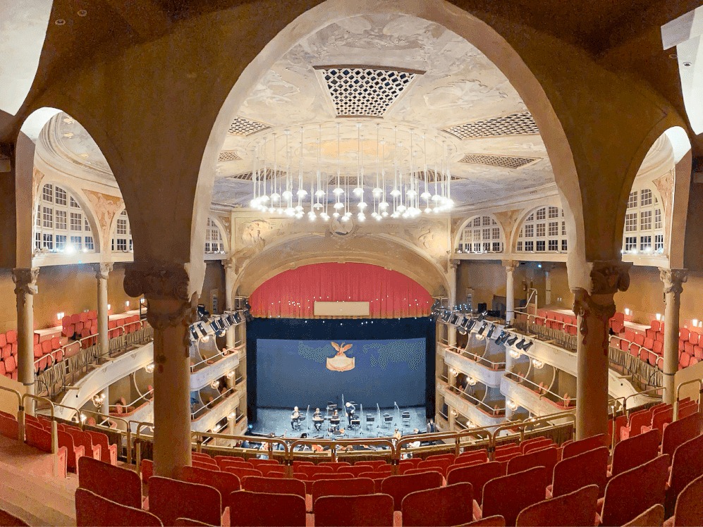 SerenissimaVe's tweet photo. Nel 1835 si parlava solo di Maria #Malibran! La soprano salì sul palco dell'allora Teatro Emenorittio per interpretare La Sonnambula di #Bellini. Il successo fu tale che il proprietario decise di intitolare il teatro a lei
#VeneziaSerenissima❤️🦁
@DetourismVenice @teatrolafenice https://t.co/7GmF9ErbtF