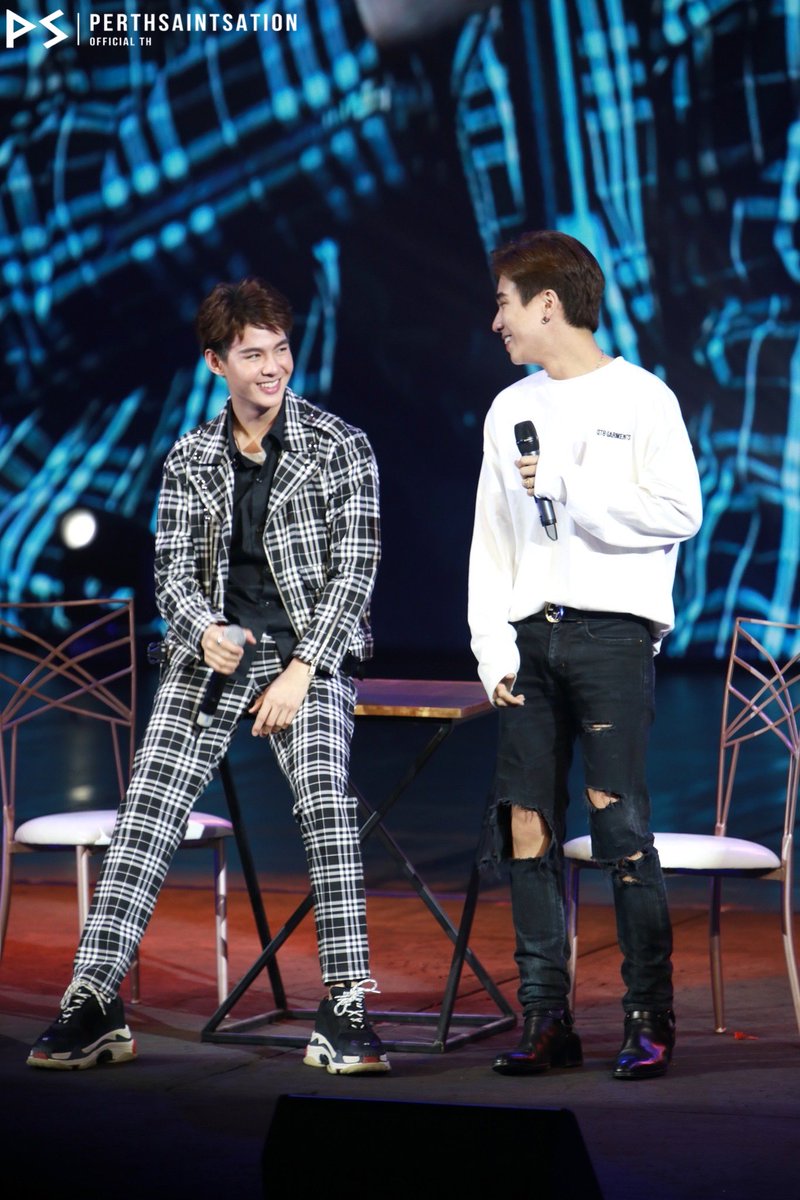 เข้าใจคำว่า ถอดสายน้ำเกลือออกจากโรงพยาบาลมาเพื่อเส้อไพร้พี่เซ้นป่ะ ใครจะปล่อยพี่ร้องเพลงคนเดียว หรือใครจะร้องเพลงคู่กับพี่ได้ดีเท่าผม เข้าใจกันป่ะ 🫶🏻✨

#PerthSaintSation #TRIGON