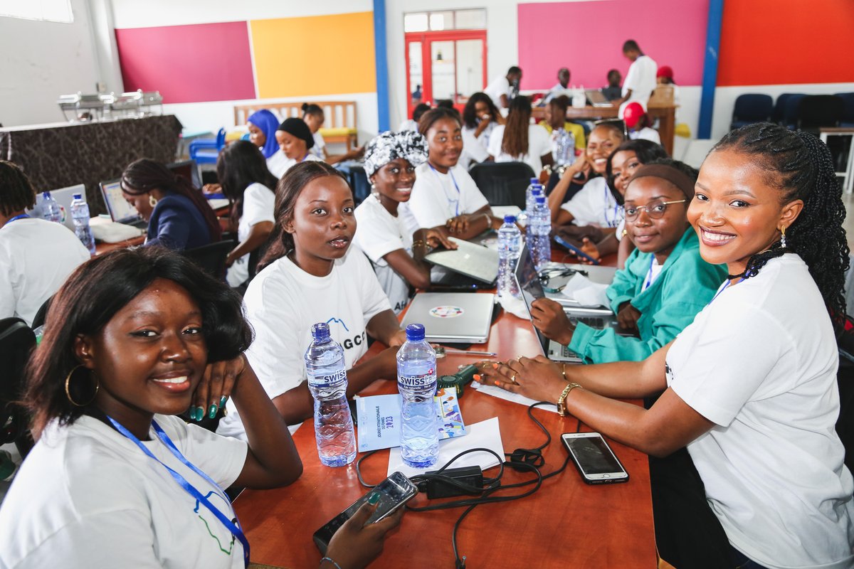 ONUFemmesRDC's tweet photo. Plus de femmes dans le numérique!
50 jeunes femmes ont participé au Camp de Codage de @AGCCIAfrica pendant 10 jours pleins de:
- compétences techniques 💻
- apprentissage informatique 👩🏾💻
- construction d'amitiés 🫱🏾🫲🏿
- autonomisation des femmes 💪
#EllesDigitalesRDC https://t.co/dgWNjUNrp5