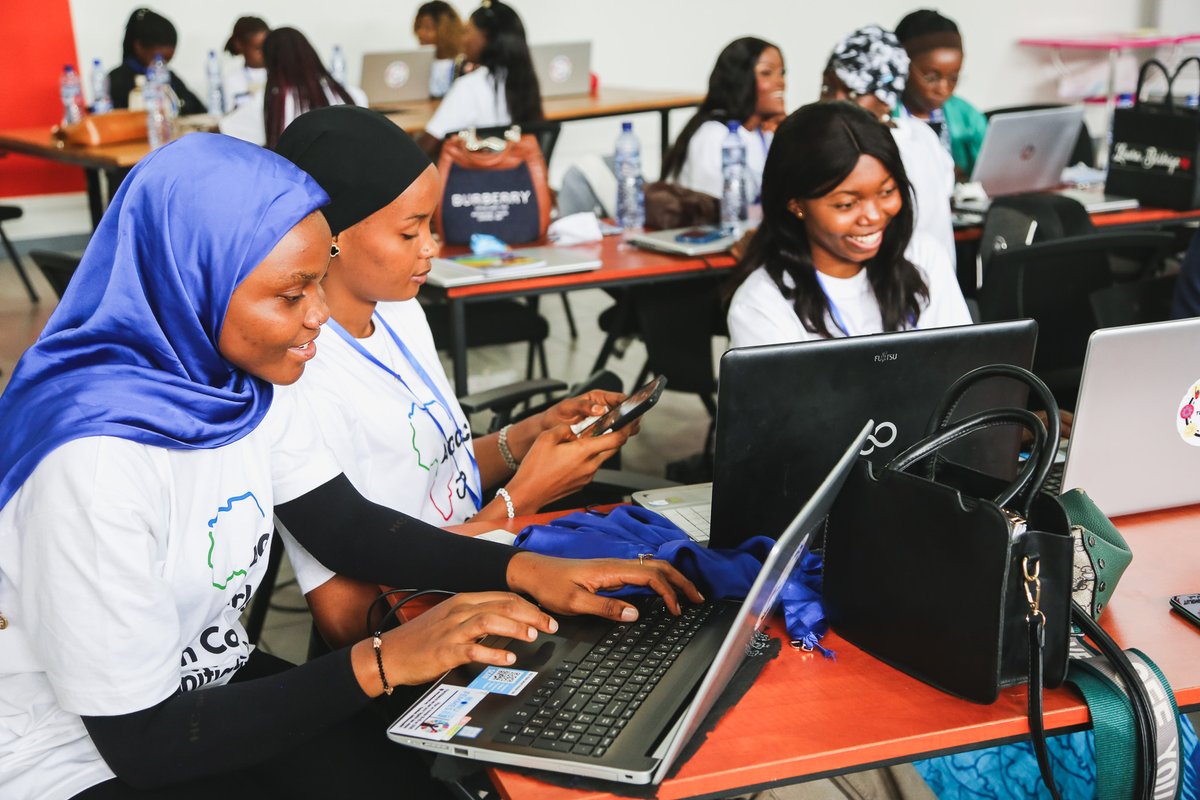 ONUFemmesRDC's tweet photo. Plus de femmes dans le numérique!
50 jeunes femmes ont participé au Camp de Codage de @AGCCIAfrica pendant 10 jours pleins de:
- compétences techniques 💻
- apprentissage informatique 👩🏾💻
- construction d'amitiés 🫱🏾🫲🏿
- autonomisation des femmes 💪
#EllesDigitalesRDC https://t.co/dgWNjUNrp5