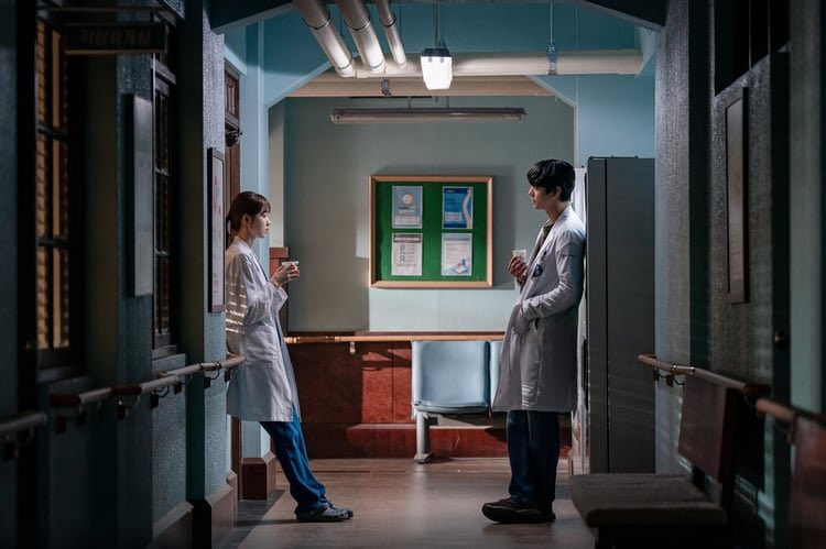 ahnleezip's tweet photo. #DrRomantic3 new still cuts of our woojin and eunjae 😍 https://t.co/1mm9yrnUQX