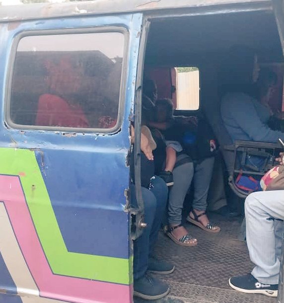 Alc_PazCastillo's tweet photo. Traslado de 12 pacientes, diversas comunidades de Paz Castillo al Hosp. Victorino Santaella #LTQS para ser evaluados y realizar exámenes para Operaciones.Estos luciteños fueron captados mediante Plan Salud Comunitario #SemanaSantaEnFamilia @MinSaludVE @MPPSMiranda @HectoRodriguez https://t.co/KJuHwajvGG
