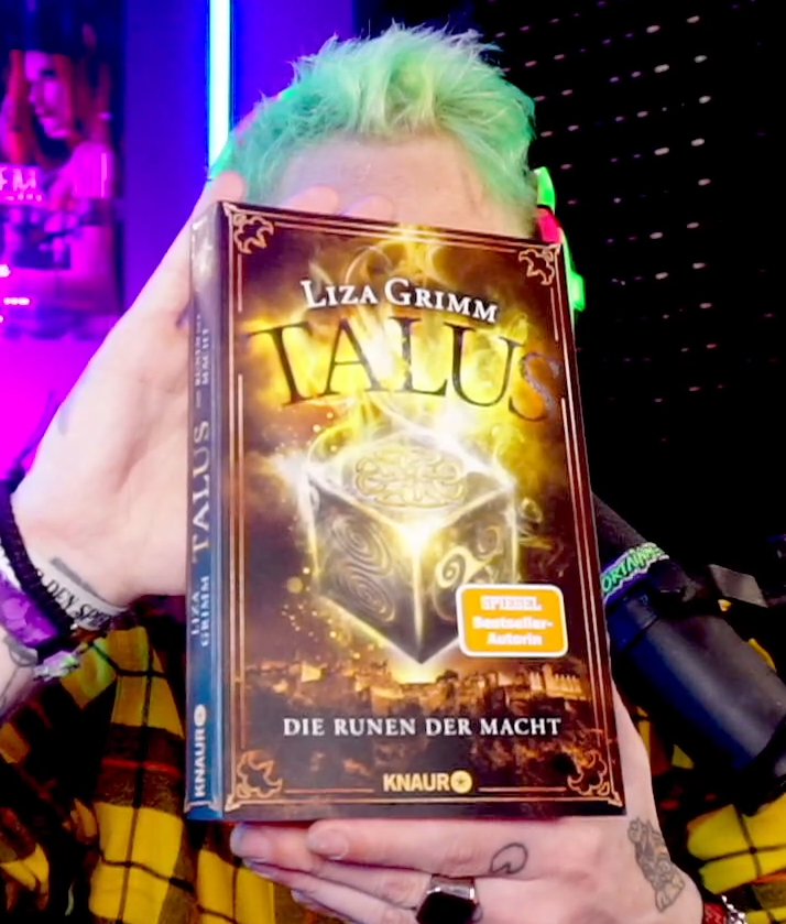 zerbsama's tweet photo. Der Meister sagt, packt das auf deinen Pile of Shame, oder besser: gleich lesen!
Und unisono erklingt "Ok Daddy". 
#Talus3 
(meins ist noch unterwegs, aber so kann mans ja auch gut in Szene setzen) https://t.co/0cKv9o9sPa