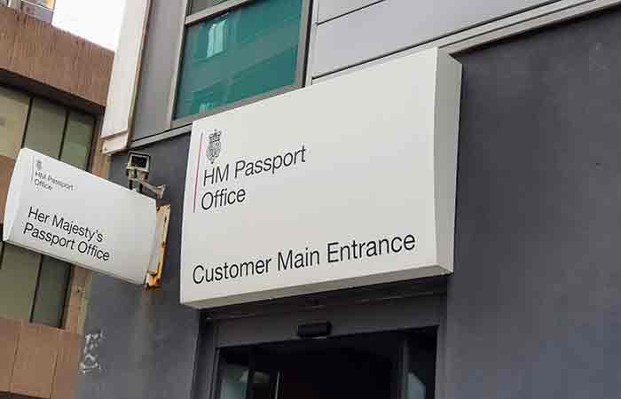 EmployeeBenefit's tweet image. #PassportOffice staff #strike over pay and conditions ow.ly/YN6t50Nysil