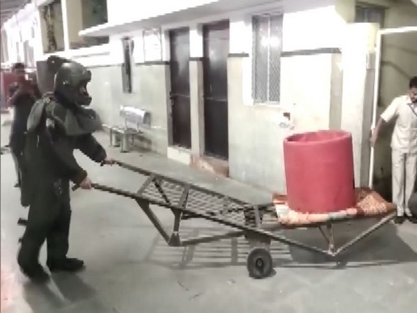 ani_digital's tweet image. UP police deploys two more bomb disposal squads in view of Ram temple construction

Read @ANI Story | aninews.in/news/national/…
 #UPPolice #RamTempleconstruction