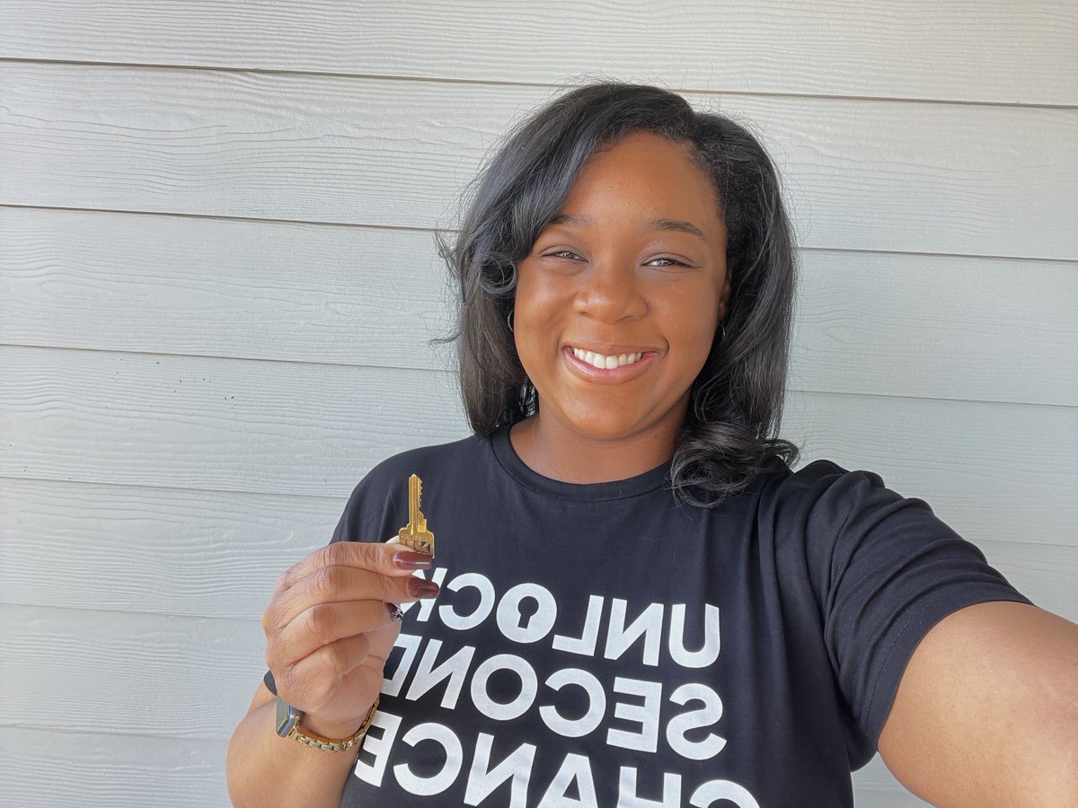 JusticeReform's tweet photo. There are more than 44,000 legal restrictions imposed on people with a criminal record. Barriers impact housing, education, employment, healthcare, voting, and more. Are you ready to #BeTheKey &amp; unlock #secondchances today? https://t.co/8KAi529Vpp https://t.co/zTvOx9mALJ