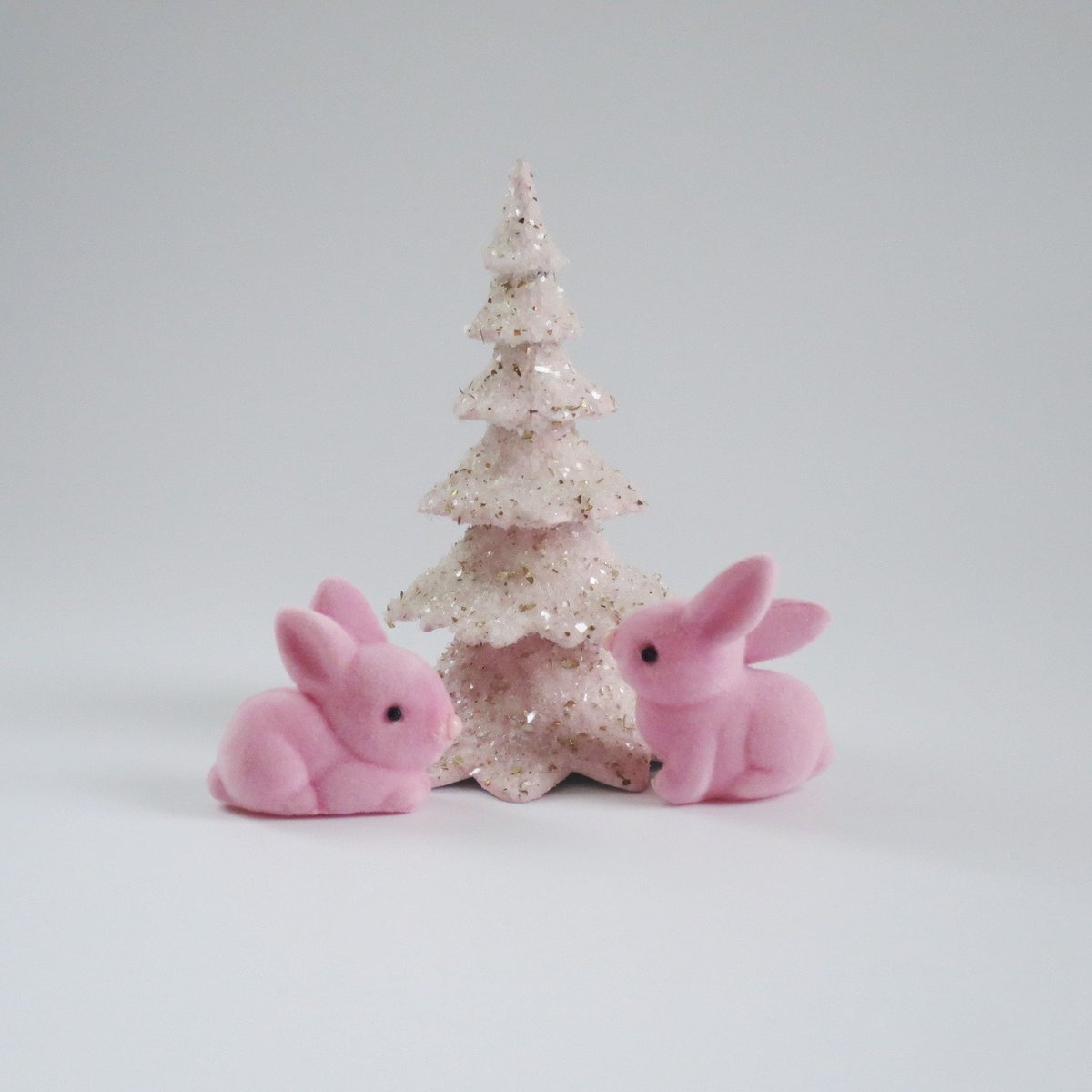 swirlingO11's tweet photo. Mini Pink Flocked Bunnies, Play Scale Miniature Easter Basket Filler, Little Fuzzy Rabbits https://t.co/dBjw536Gs9 #SMILEtt23 #Vintage4Sale #EtsyteamUnity #RetroEaster https://t.co/Gq1s6fDcd2