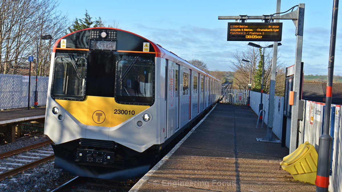 EngFocus's tweet image. ⚠️ Latest video ⚠️ Taking a look onboard Transport for Wales' Class 230, which entered service on the Wrexham Bidston Line today. youtu.be/O6TkiZyaZJM #BorderlandsLine